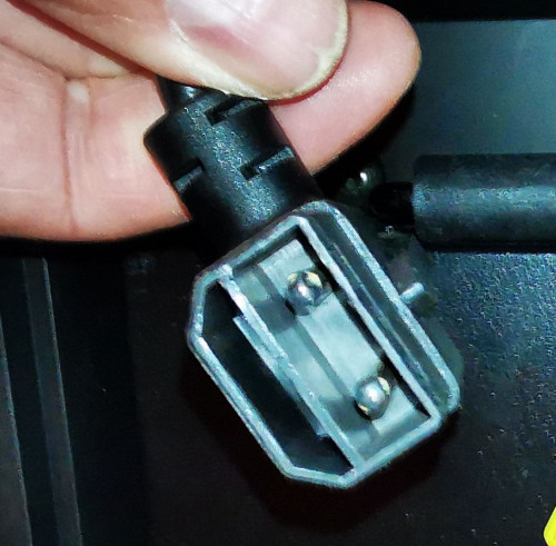 Akku_Anschlußstecker.jpg