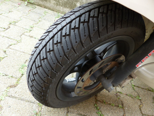 vRone_Vorderreifen-Michelin-CityGrip-Winter.JPG