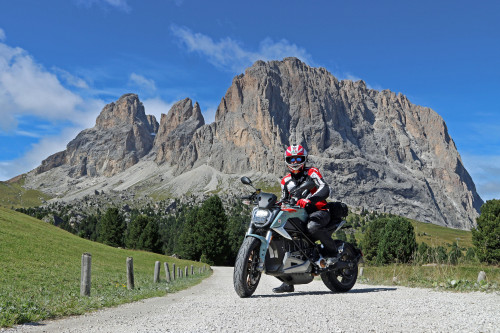 armin-hoyer_zero-srf-laps-the-alps.jpg