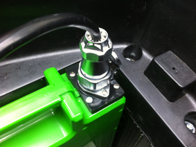 Stecker im Akku