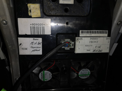 VX1_batteriefach abdeckung mit lüfter.jpg