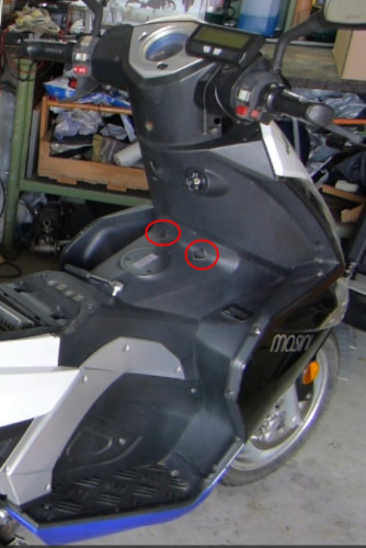 Erider_Thunder_Bohrungen_zum_Frontscheinwerfer_einstellen.jpg