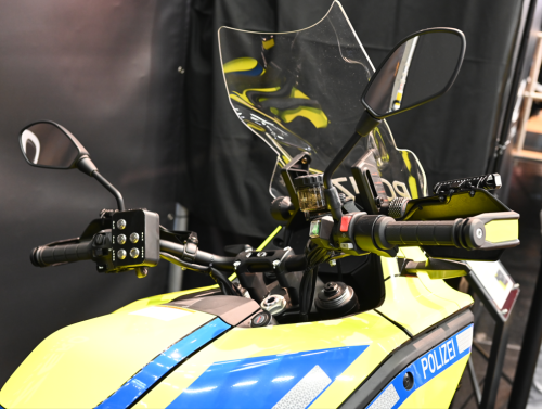 ZERO_POLIZEI_Cockpit.png