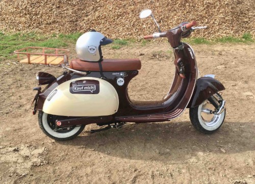 Vespa_Holzschnitzel_SMALL.jpg